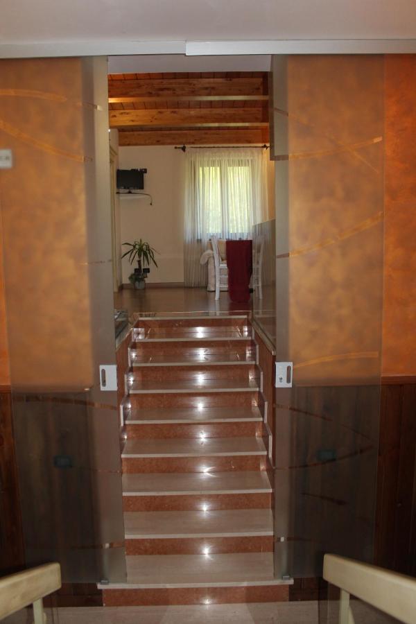 La Villa Guest House Capitignano Ngoại thất bức ảnh