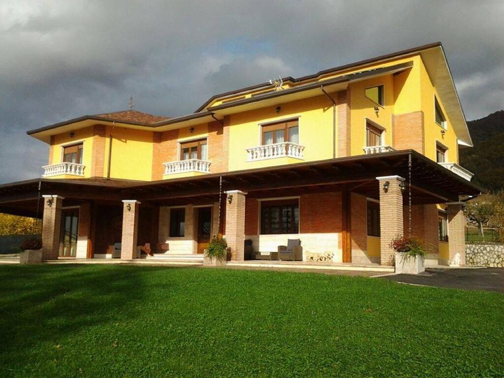 La Villa Guest House Capitignano Ngoại thất bức ảnh